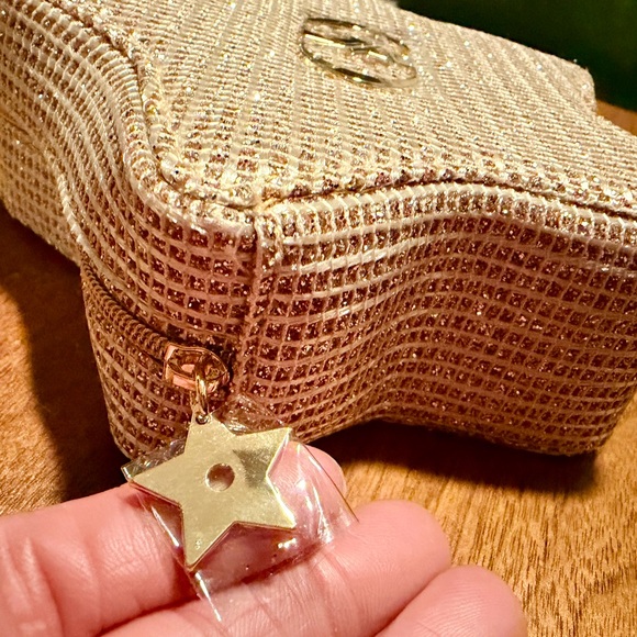 Dior Star POUCH. GWP. Seals remain on zipper pull & front plate. Box included - Picture 2 of 5